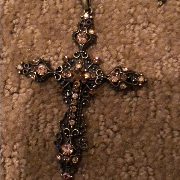 Rhinestone Cross pendant with matching earrings - Picture 3 of 3